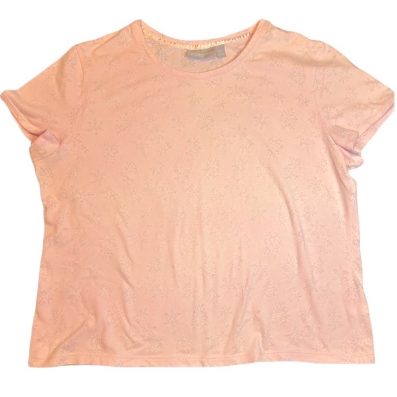 Croft & Barrow pink women’s petite, snowflake design short sleeved blouse - Picture 1 of 4